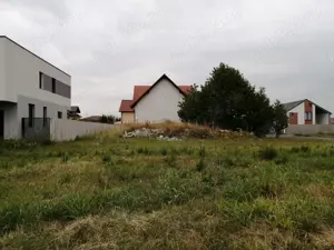 De vanzare terenuri, in suprafete de 639 și 700 mp, in zona strazii București, în spate la Ikea