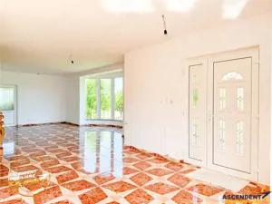 FILM! Casa noua,Covasna,cu fotovoltaic, garaj,curte,2 terase,langa partie,viitor Spa - imagine 2