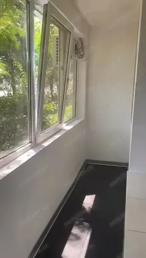 3 cam dec 2 bai parter centrala proprie inalt cu balcon zona Bogdanestilor