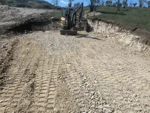 Execut lucrări cu mini-excavator 2.5 tone  - imagine 4