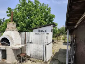 Proprietate spatioasa de vanzare in Gaesti, Dambovita - ideala pentru locuit sau agropensiune - imagine 18