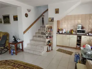 Proprietate spatioasa de vanzare in Gaesti, Dambovita - ideala pentru locuit sau agropensiune - imagine 3