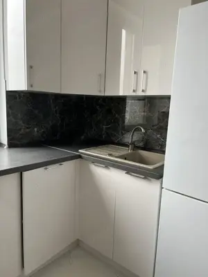 Garoniera de inchiriat in zona Tractoru - imagine 2