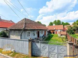 Casa traditionala din lemn, cu sura din piatra, Arcus, Covasna. - imagine 14