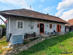 Casa traditionala din lemn, cu sura din piatra, Arcus, Covasna. - imagine 5