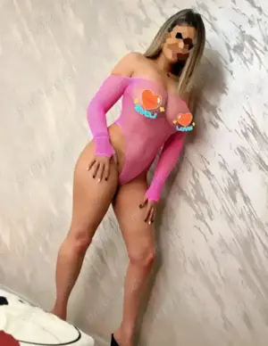 Nouă la tine în oraș  - imagine 3