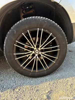 Dacia Duster, an 2011 , 4x4,Km 164.000,Cauciucuri noi de iarna r17. - imagine 9