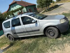 Vând Dacia Logan MCV 2012  - imagine 4