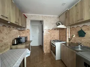 Apartament ultracentral 2 camere Simeria - imagine 3