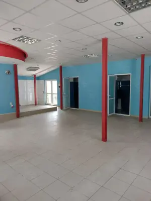 Depozit cu spatiu comercial - imagine 8