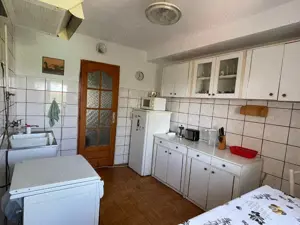 Vand apartament , 4 camere , decomandat , etaj 3 , stadion - imagine 8 Vand apartament , 4 camere , decomandat , etaj 3 , stadion - imagine 8