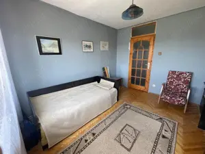 Vand apartament , 4 camere , decomandat , etaj 3 , stadion - imagine 6 Vand apartament , 4 camere , decomandat , etaj 3 , stadion - imagine 6