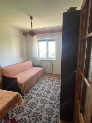 Vand apartament , 4 camere , decomandat , etaj 3 , stadion - imagine 7 Vand apartament , 4 camere , decomandat , etaj 3 , stadion - imagine 7