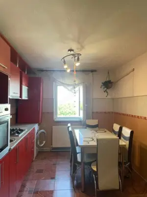 Vand apartament , 2 camere , decomandat , etaj 3 , stadion