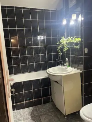 Vand apartament , 2 camere , decomandat , etaj 3 , stadion - imagine 10 Vand apartament , 2 camere , decomandat , etaj 3 , stadion - imagine 10