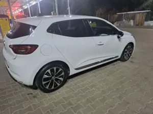 Renault Clio V Techno   1.0 TCe 90 CP   2022   Stare impecabilă - imagine 8