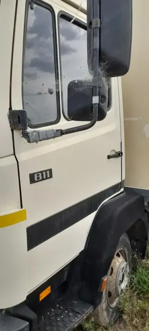 Camion apicol omologat Mercedes Benz 811 - imagine 3