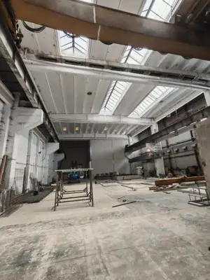 Hale industriale si birouri de inchiriat!! 575-3855 mp