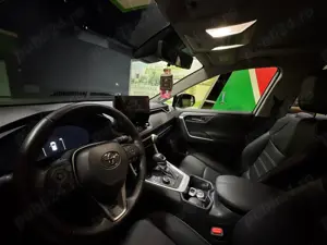 Vând Toyota RAV4 Luxury Premium AWD Hybrid, an fabricație 2023, stare excelentă: - imagine 5 Vând Toyota RAV4 Luxury Premium AWD Hybrid, an fabricație 2023, stare excelentă: - imagine 5