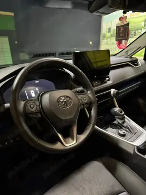 Vând Toyota RAV4 Luxury Premium AWD Hybrid, an fabricație 2023, stare excelentă: - imagine 7 Vând Toyota RAV4 Luxury Premium AWD Hybrid, an fabricație 2023, stare excelentă: - imagine 7