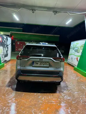 Vând Toyota RAV4 Luxury Premium AWD Hybrid, an fabricație 2023, stare excelentă: - imagine 9 Vând Toyota RAV4 Luxury Premium AWD Hybrid, an fabricație 2023, stare excelentă: - imagine 9
