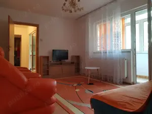 Inchiriere apart 3 camere semidecomandat, etaj 1, 2 bai, Grand Arena, 450 euro