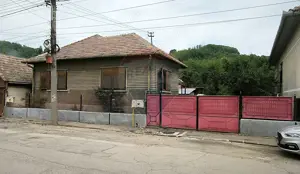 Casă pe un nivel in Medias, teren 533 mp, curte dreapta - imagine 3