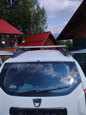 Vând Dacia Duster in stare foarte buna....an 2013...213000  4&4....pret 5000 euro km.... Diesel +4..