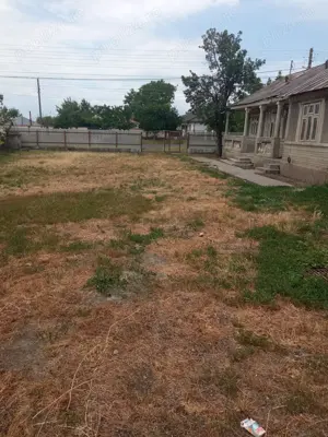 Vând casă plus teren