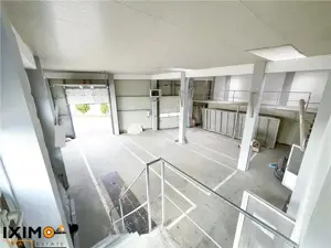 Cladire Servicii   Curte