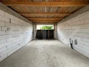 Locuință sau business? Tu alegi – proprietate cu multiple posibilități în Peștiș - imagine 15