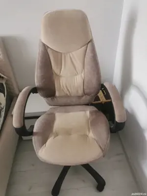 Scaun telescopic tapițat în stare ca nou