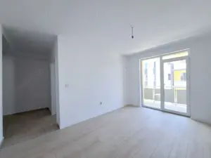 Decomandat. Bucatarie inchisa. Bloc nou.