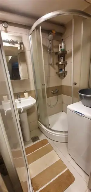 Inchiriez garsoniera in zona Piata Universitatii