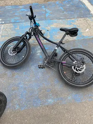 Vând bicicleta copii 