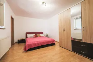 Rezervat Casă renovată cu 3 camere din cărămidă în Gradiste - imagine 4