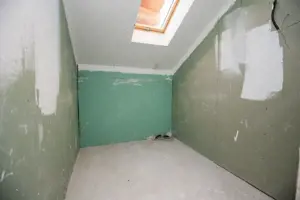 Preț redus 10000 Eur | Vila Moravia, 3 dormitoare, 3 băi, teren 450 mp, Pecica - imagine 10