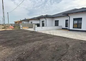 Duplex pe plan -  4 camere - toate utilitatile