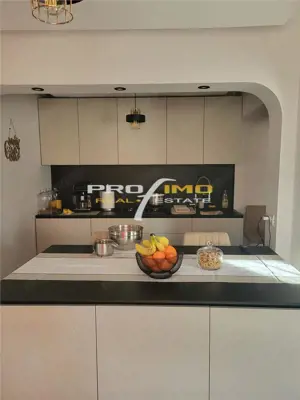 Faleza Nord - Bld.Mamaia, Vila Moderna P+1E+M, Piscina