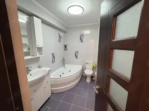 De inchiriat - Apartament modern, complet mobilat - imagine 10