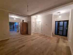 Duplex pe plan - 4 camere - zona linistita - terasa mare - imagine 2