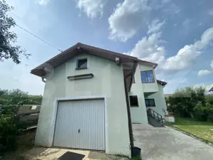 Casă spațioasă cu teren generos de 1910mp Valea Ursului Iasi - imagine 3