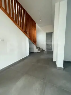  Casă tip duplex – Modernă, spațioasă și gata de mutare în Brașov - imagine 3