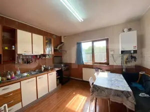 Casă spațioasă cu teren generos de 1910mp Valea Ursului Iasi - imagine 5