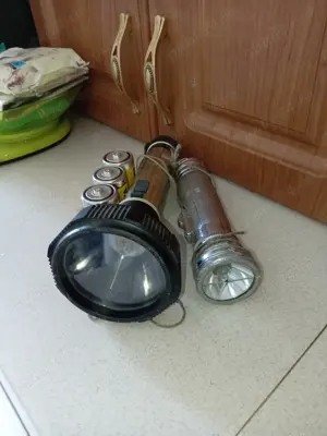 Lanternă 2-3 baterii