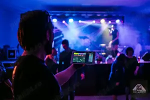 Servicii de sonorizare și lumini pentru evenimente.