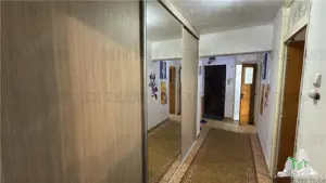 Apartament 3 camere 2 bai bloc 1984 zona metrou 1 Decembrie 1918 - imagine 2