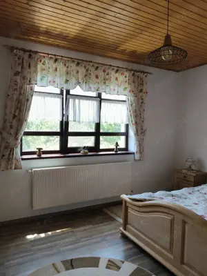 Casa de locuit 5(cinci ) camere la cheie-Radila -Valea Calugareasca - imagine 19