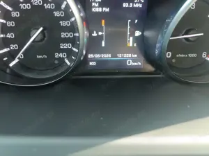 Land Rover Discovery Sport TD4  AWD 2016, Xenon, Line assist, Diesel, 1999cc, 180 CP, 7 locuri, Manu - imagine 4 Land Rover Discovery Sport TD4  AWD 2016, Xenon, Line assist, Diesel, 1999cc, 180 CP, 7 locuri, Manu - imagine 4