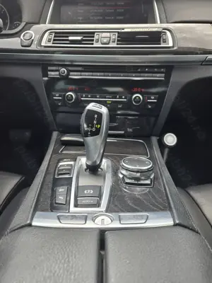 BMW Seria 7 - 730d xDrive - imagine 7